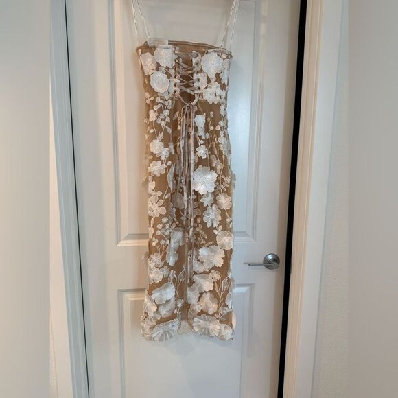 NWOT BRONX AND BANCO JASMINE MID-LENGTH DRESS, size XS, S, M available - Picture 9 of 16